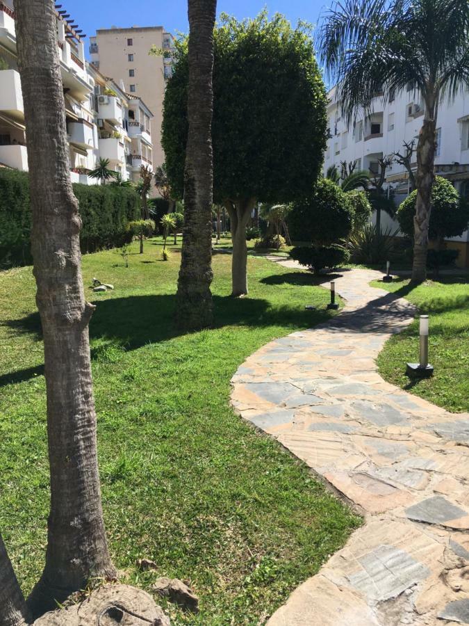 Avda De Las Palmeras Apartment 베날마데나코스타 외부 사진
